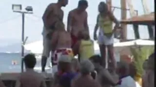 Το μαυρισμένο κορίτσι γαμήθηκε στο γυμναστήριο - 2022-02-22 12:31:06