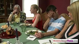 Η Βρετανίδα MILF γαμάει τον όμορφο εραστή της στο κρεβάτι - 2022-03-04 00:10:20