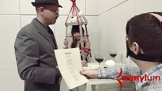 Ο Έιβερι Μπλακ, η Κόκο Λάβλοκ και η Νταϊάνα Γκρέις κουνήθηκαν στο σαλόνι - 2022-03-09 01:07:57