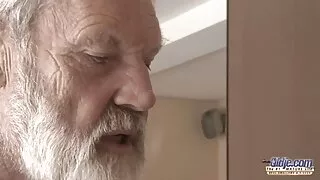 Η Ariana Marie ξέρει πώς να φροντίζει έναν μεγάλο πούτσο - 2022-02-23 07:16:11