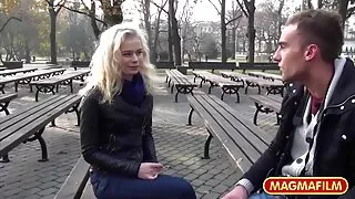 Στην υπέροχη ξανθιά αρέσει το πουλί του συγκάτοικού της - 2022-02-27 02:37:53